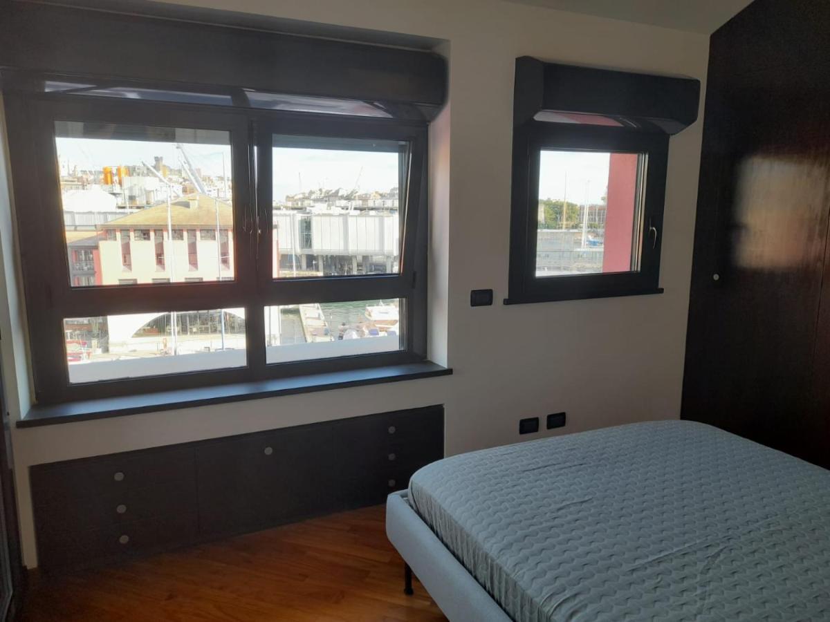 Bilocale Vista Mare Con Terrazzo-Porto Antico- Parcheggio Scontato Apartman Genova Kültér fotó