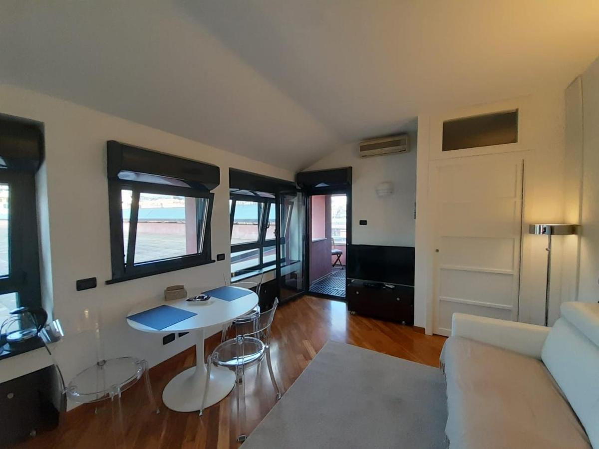 Bilocale Vista Mare Con Terrazzo-Porto Antico- Parcheggio Scontato Apartman Genova Kültér fotó