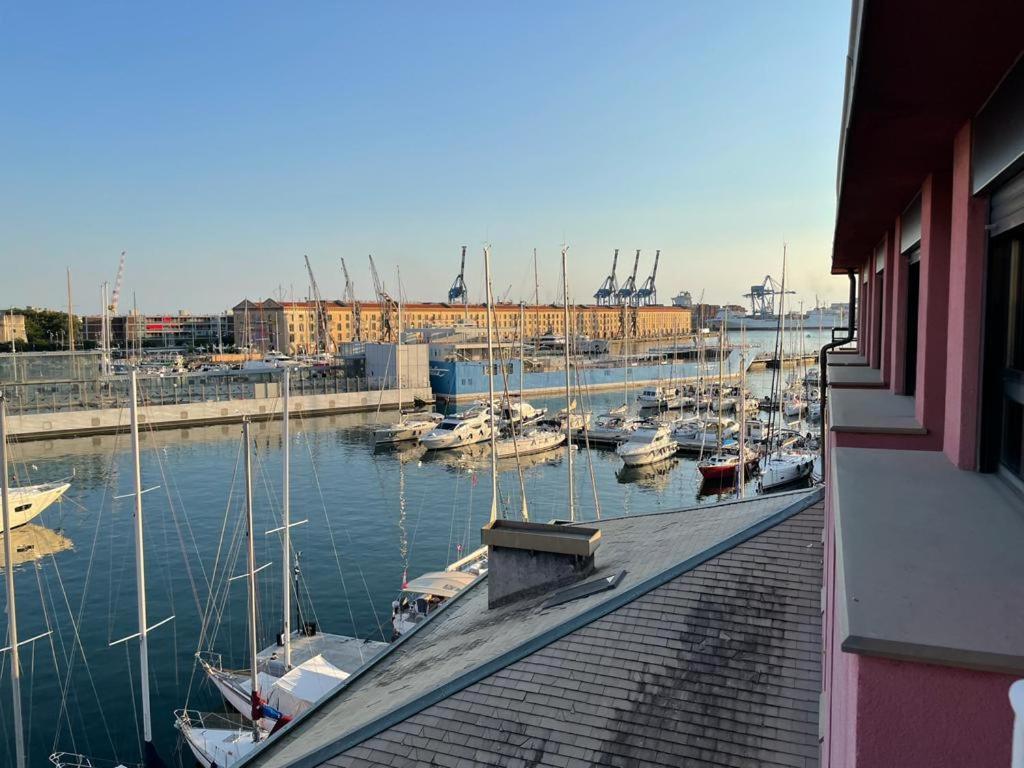 Bilocale Vista Mare Con Terrazzo-Porto Antico- Parcheggio Scontato Apartman Genova Kültér fotó